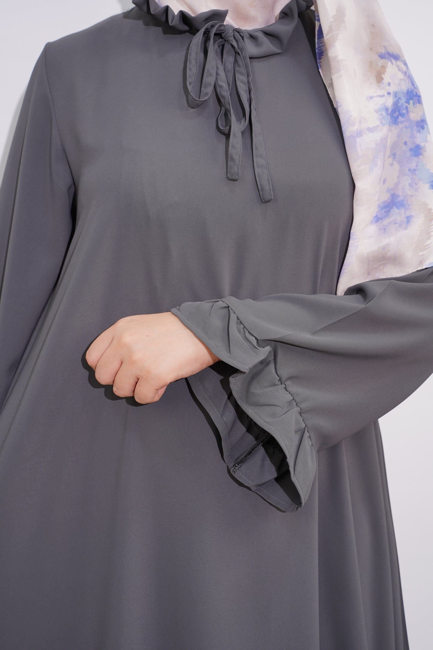 (Ref 8) عباية